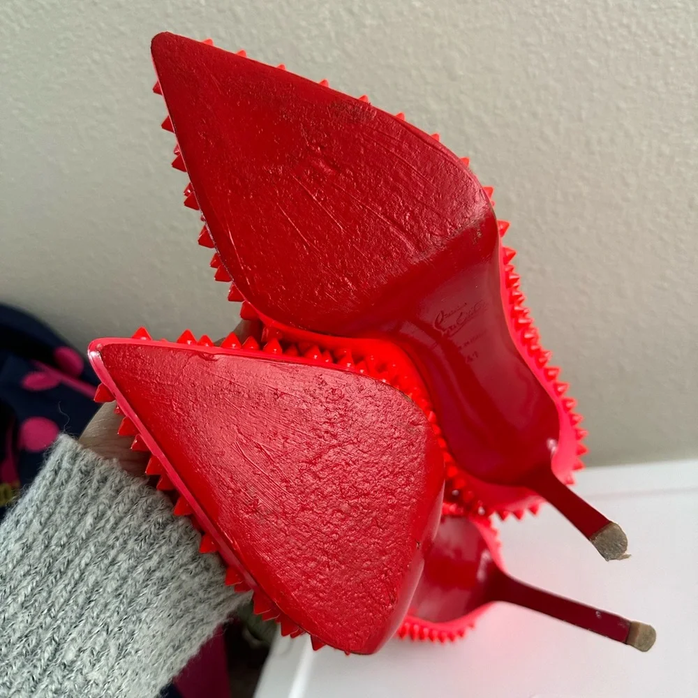 Christian Louboutin - Picture 5 of 8